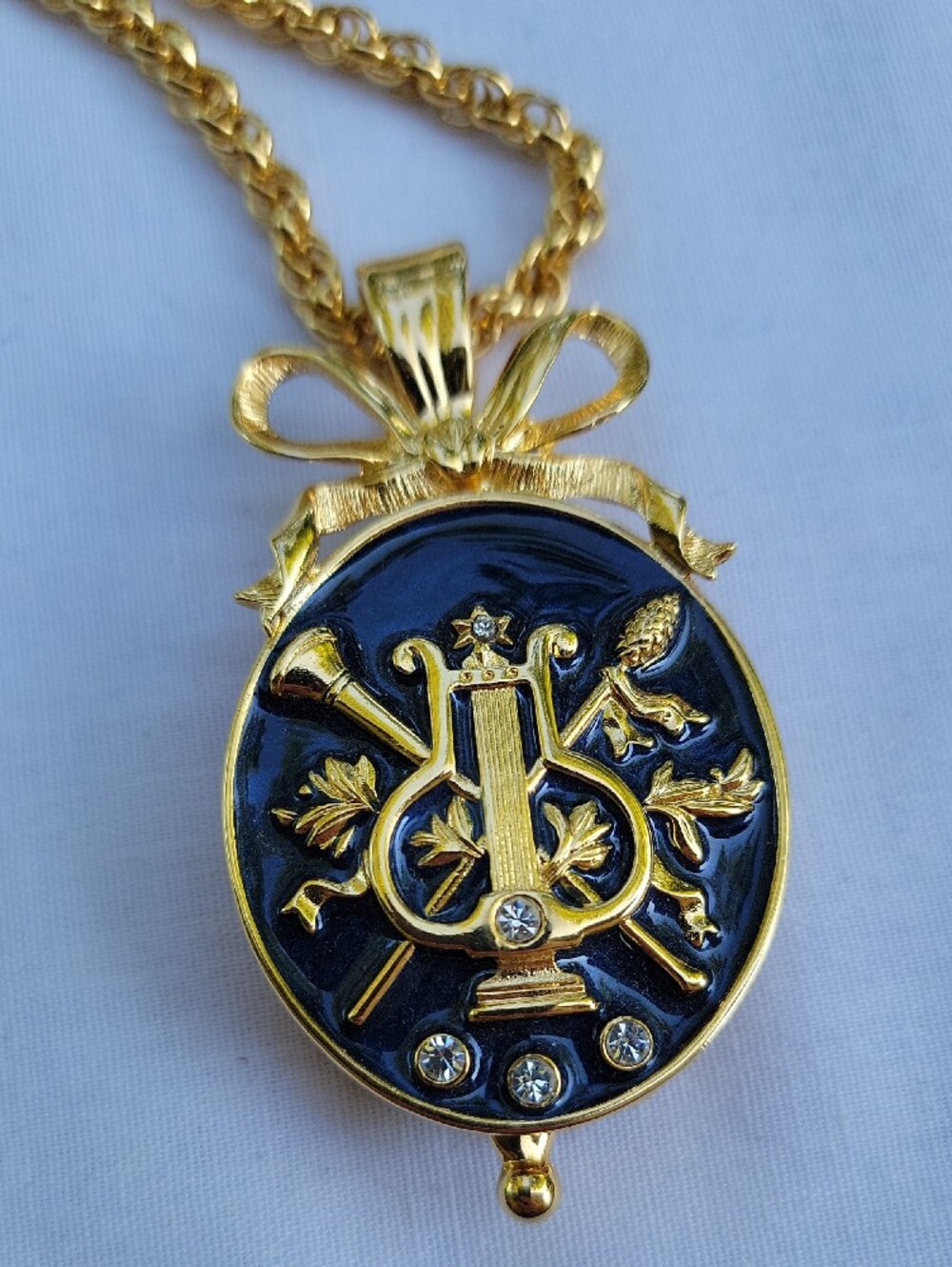 Vintage Nolan Miller Gold-Tone Blue Magnifying Pendant Medallion Necklace - Picture 7 of 8